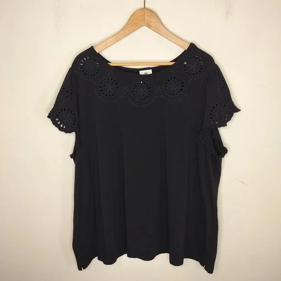 Laurie Felt Top Floral Embroidered Cap Sleeve Tee Black Stretch - Picture 1 of 11